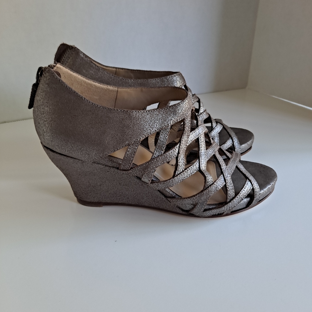 Eileen Fisher Vero Cuoio Wedges Size 7.5